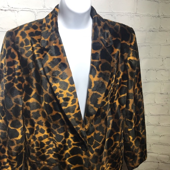 Harve Benard Jackets & Blazers - Harvè Bernard Animal Print Blazer; Size 12